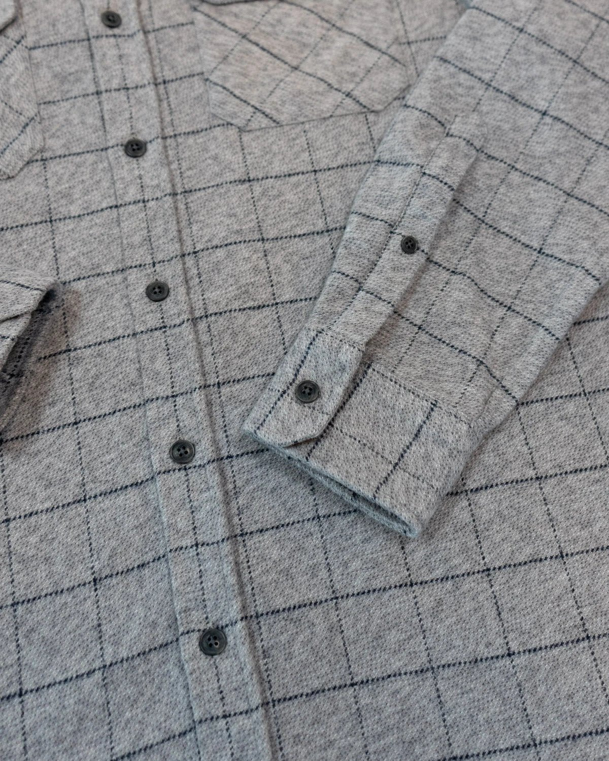 Grand Flannel, Pewter