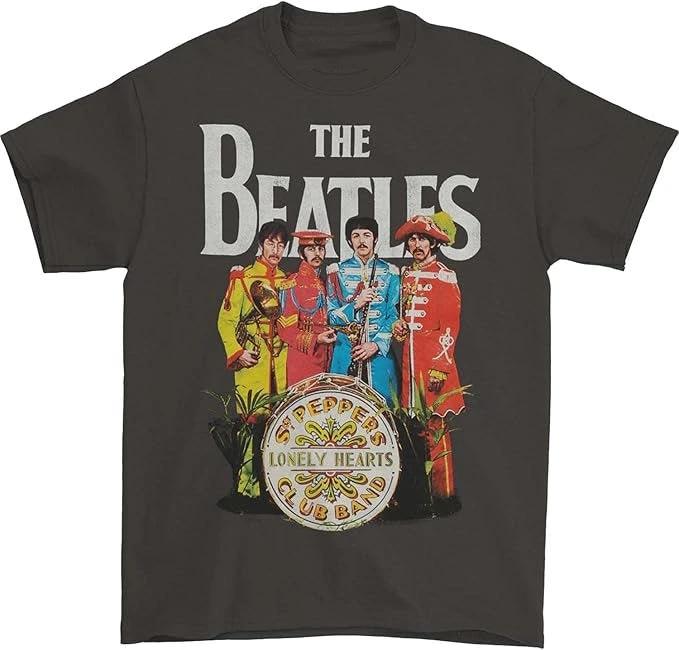 Black t-shirt with The Beatles graphic and 'Sgt. Pepper's Lonely Hearts Club Band' text.